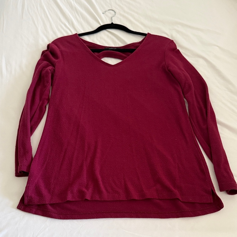 Elegant Maroon Long Sleeve V-Neck Top LemonTART